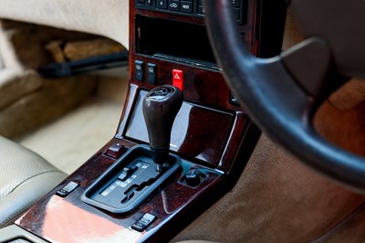 Lot 1996 Mercedes-Benz SL320