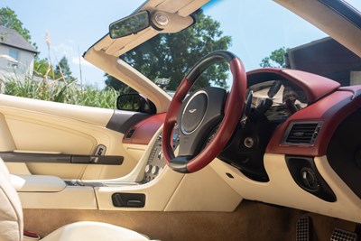 Lot 2006 Aston Martin DB9