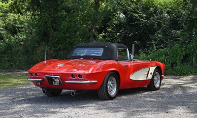 Lot 1961 Chevrolet Corvette C1