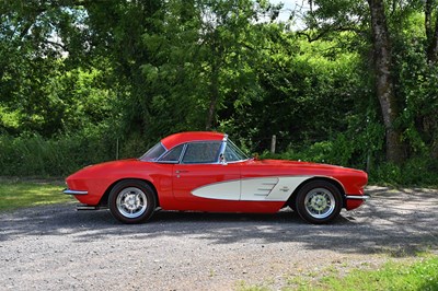 Lot 1961 Chevrolet Corvette C1