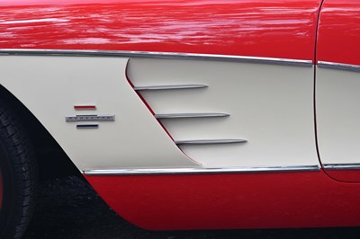 Lot 1961 Chevrolet Corvette C1