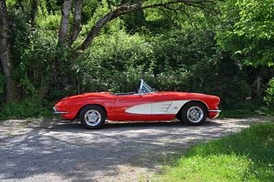 Lot 1961 Chevrolet Corvette C1