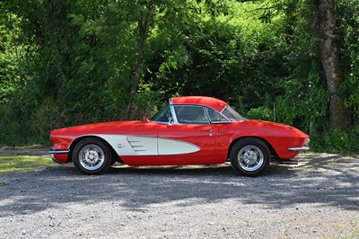Lot 1961 Chevrolet Corvette C1