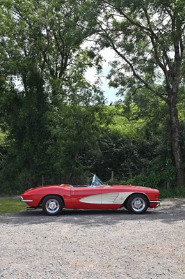 Lot 1961 Chevrolet Corvette C1