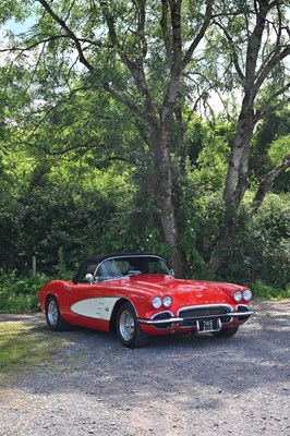 Lot 1961 Chevrolet Corvette C1