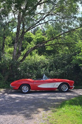 Lot 1961 Chevrolet Corvette C1