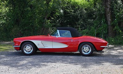 Lot 1961 Chevrolet Corvette C1