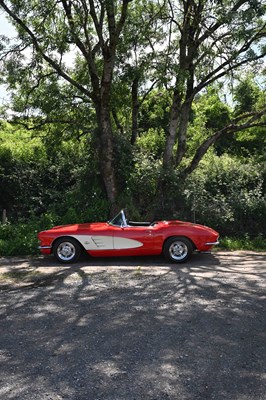 Lot 1961 Chevrolet Corvette C1