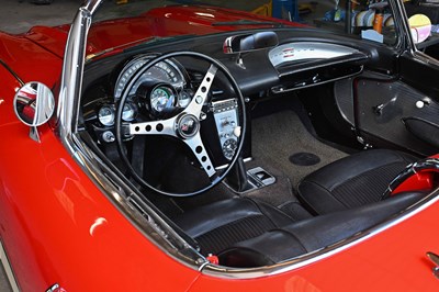 Lot 1961 Chevrolet Corvette C1