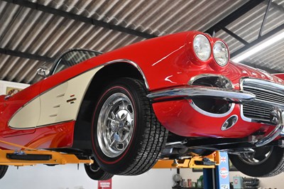 Lot 1961 Chevrolet Corvette C1