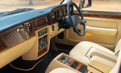 Lot 1990 Rolls-Royce Silver Spirit II