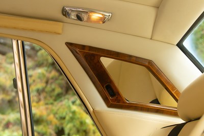 Lot 1990 Rolls-Royce Silver Spirit II