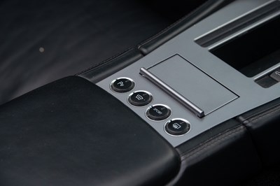 Lot 2006 Aston Martin DB9 Volante