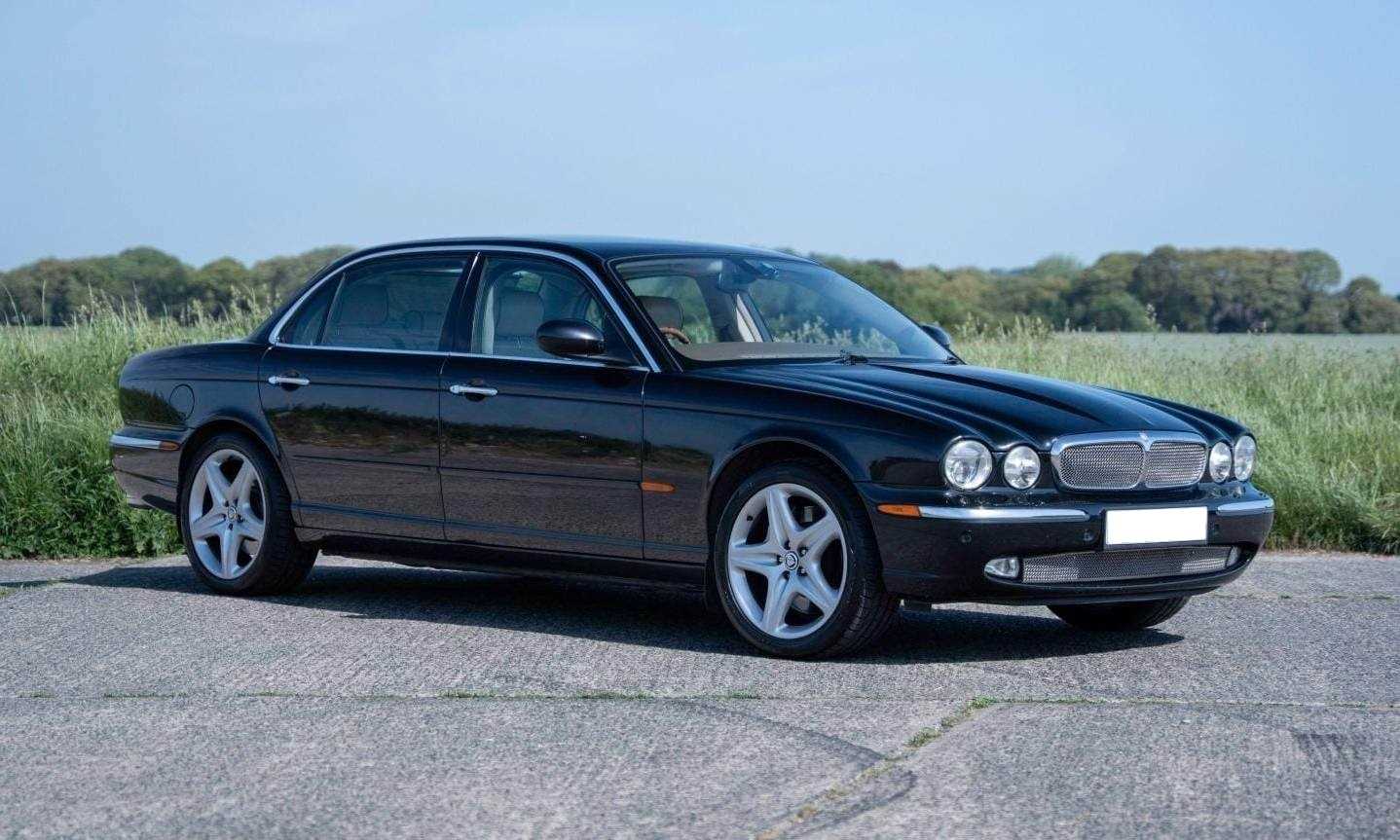 Lot 2004 Jaguar XJ Super V8