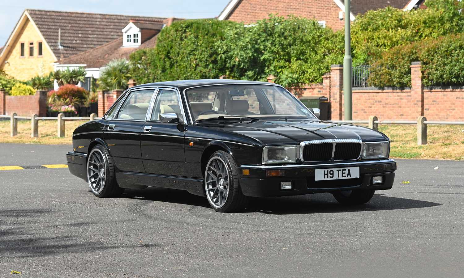 Lot 1990 Daimler XJ40 by Lynx (4 litre)