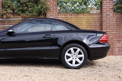Lot 2004 Mercedes-Benz SL350 Convertible
