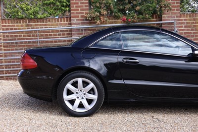 Lot 2004 Mercedes-Benz SL350 Convertible