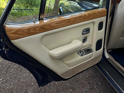 Lot 1996 Rolls-Royce Silver Spirit III