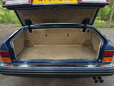 Lot 1996 Rolls-Royce Silver Spirit III