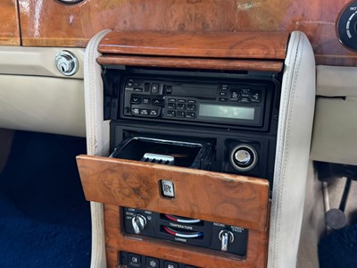 Lot 1996 Rolls-Royce Silver Spirit III