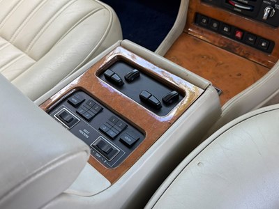 Lot 1996 Rolls-Royce Silver Spirit III