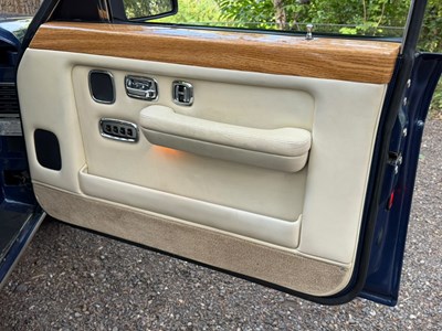 Lot 1996 Rolls-Royce Silver Spirit III