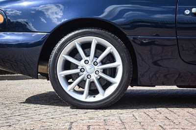 Lot 2001 Aston Martin DB7 Vantage Volante