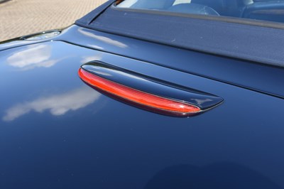 Lot 2001 Aston Martin DB7 Vantage Volante
