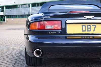 Lot 2001 Aston Martin DB7 Vantage Volante