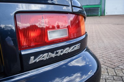 Lot 2001 Aston Martin DB7 Vantage Volante