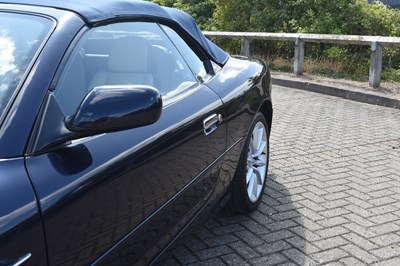 Lot 2001 Aston Martin DB7 Vantage Volante