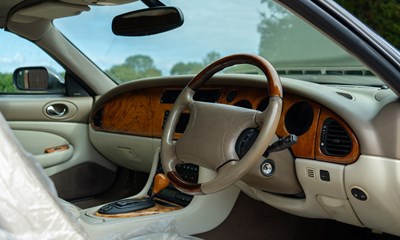 Lot 2000 Jaguar XKR Convertible
