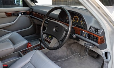 Lot 1984 Mercedes-Benz 500 SEL