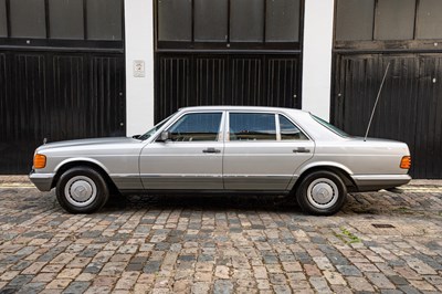 Lot 1984 Mercedes-Benz 500 SEL