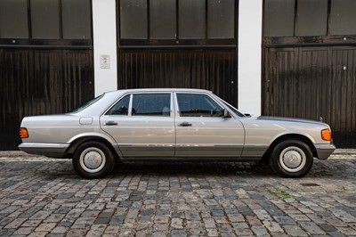 Lot 1984 Mercedes-Benz 500 SEL