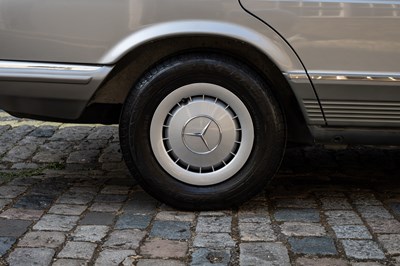 Lot 1984 Mercedes-Benz 500 SEL