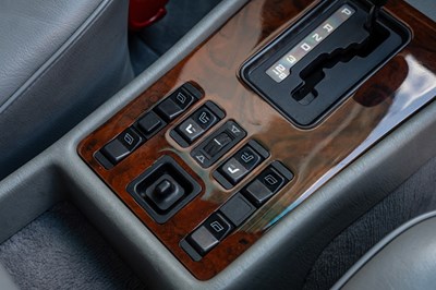Lot 1984 Mercedes-Benz 500 SEL