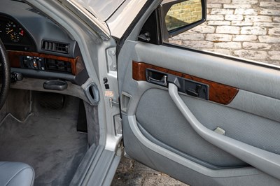 Lot 1984 Mercedes-Benz 500 SEL