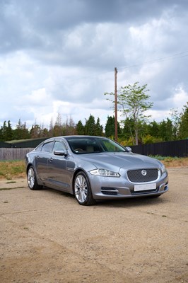 Lot 2010 Jaguar XJ V8 Portfolio Auto