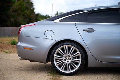 Lot 2010 Jaguar XJ V8 Portfolio Auto