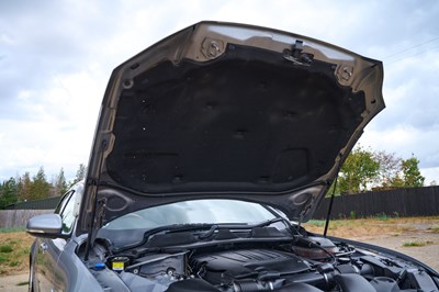 Lot 2010 Jaguar XJ V8 Portfolio Auto