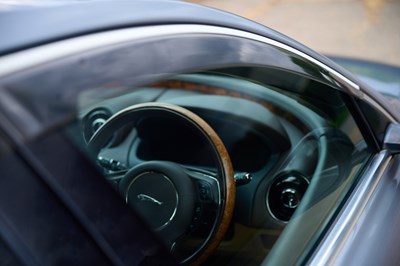 Lot 2010 Jaguar XJ V8 Portfolio Auto