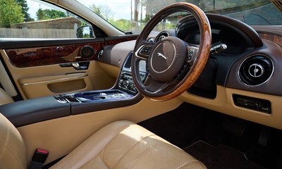 Lot 2010 Jaguar XJ V8 Portfolio Auto