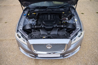 Lot 2010 Jaguar XJ V8 Portfolio Auto