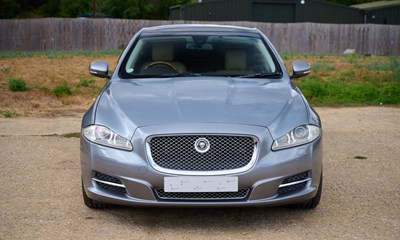 Lot 2010 Jaguar XJ V8 Portfolio Auto