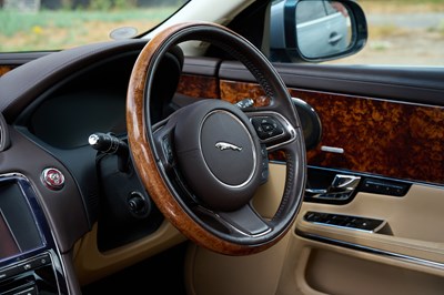 Lot 2010 Jaguar XJ V8 Portfolio Auto