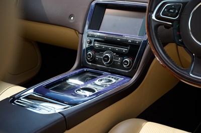 Lot 2010 Jaguar XJ V8 Portfolio Auto