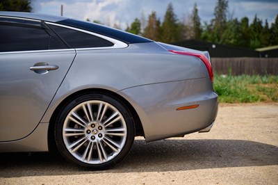 Lot 2010 Jaguar XJ V8 Portfolio Auto