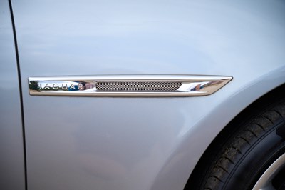 Lot 2010 Jaguar XJ V8 Portfolio Auto