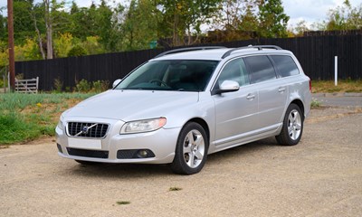 Lot 2009 Volvo V70 3.2 Lux SE